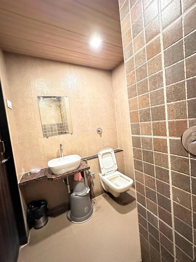 Hotel Hill View Nalasopara Экстерьер фото